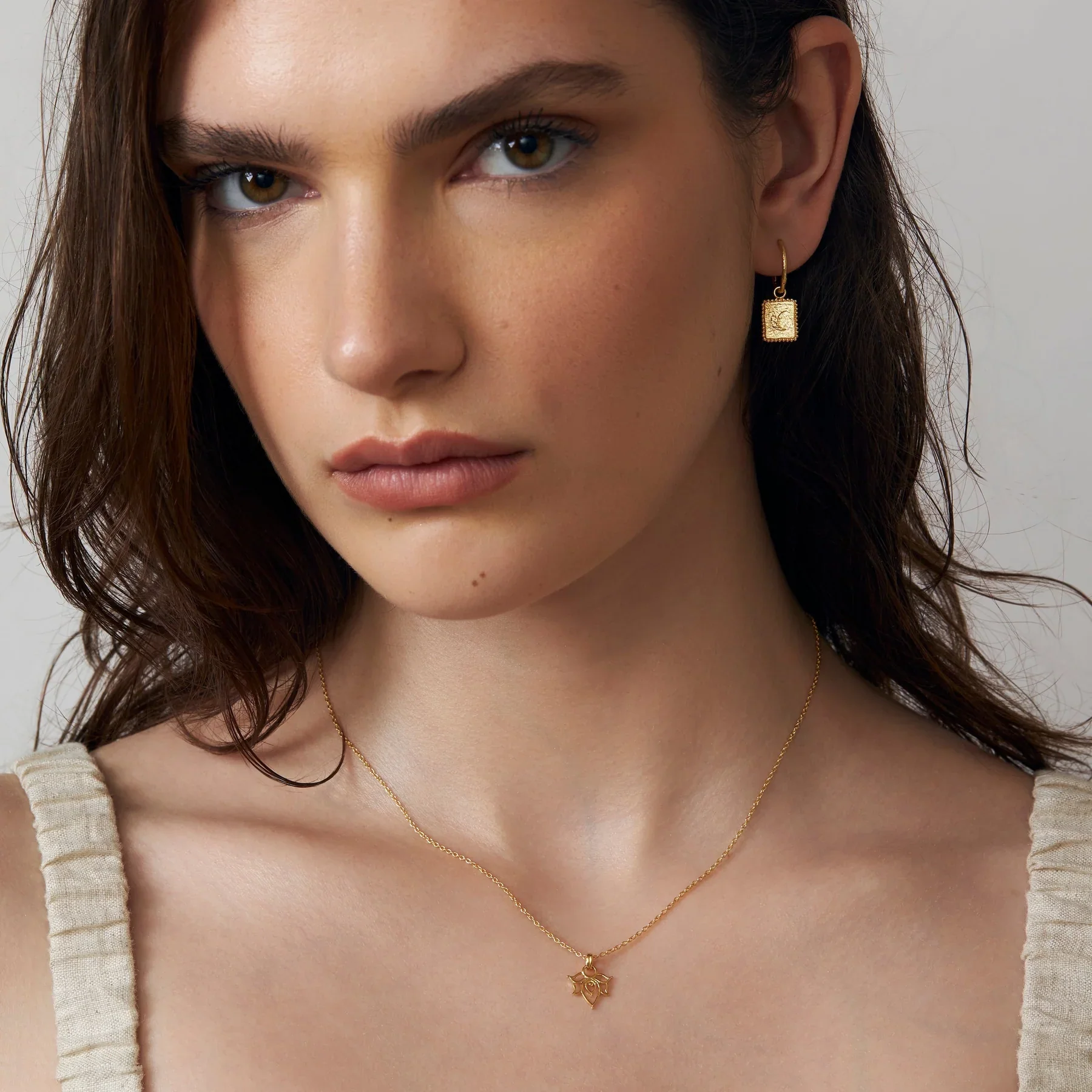 Dainty Lotus Necklace Gold - Image 2