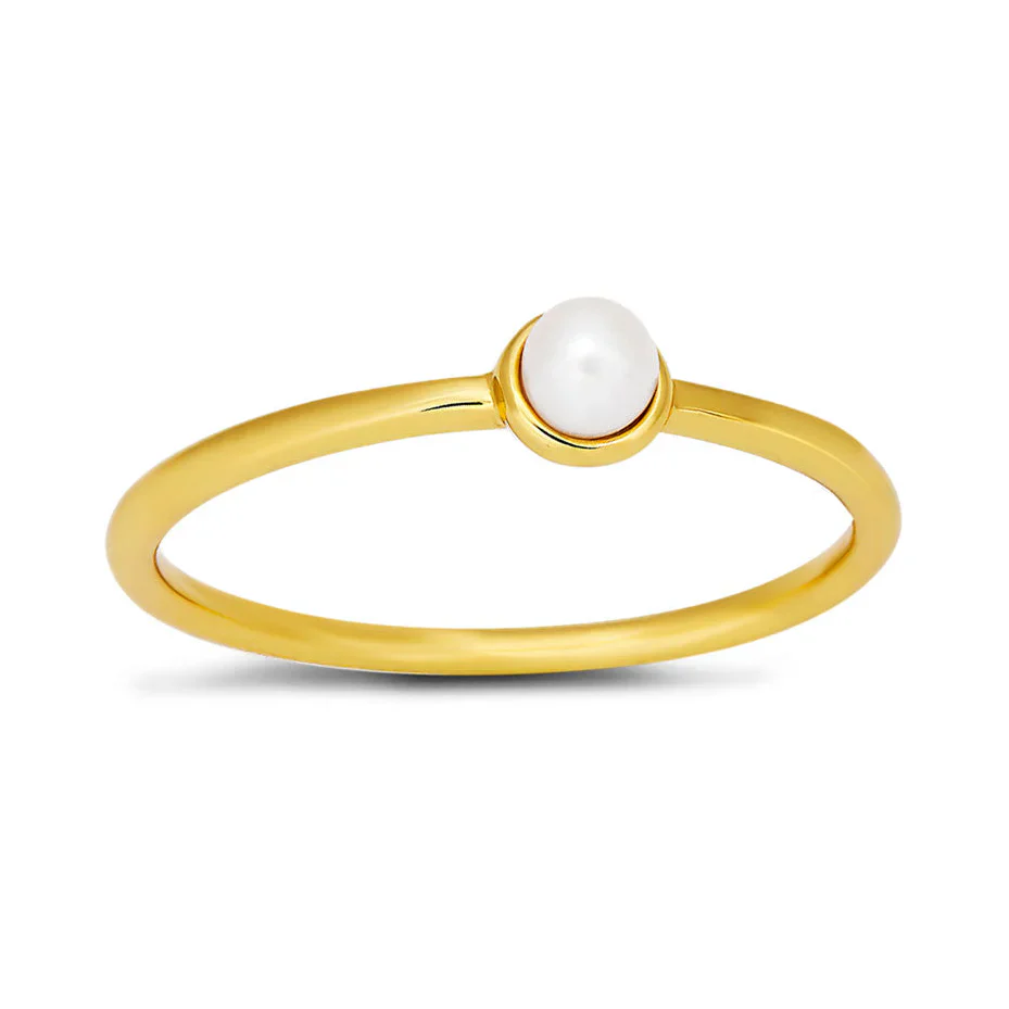 Delicate pearl Ring Gold