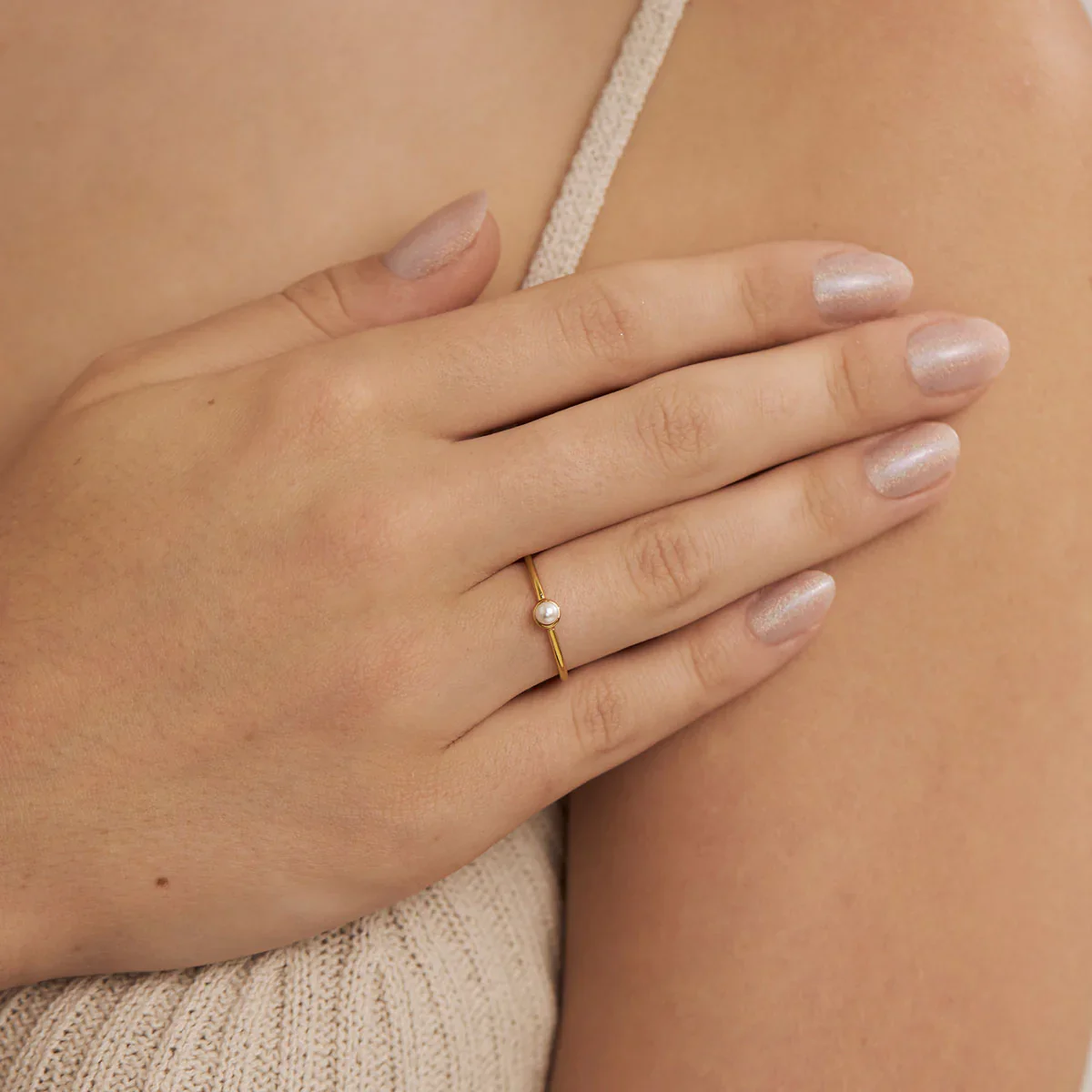 Delicate pearl Ring Gold - Image 2