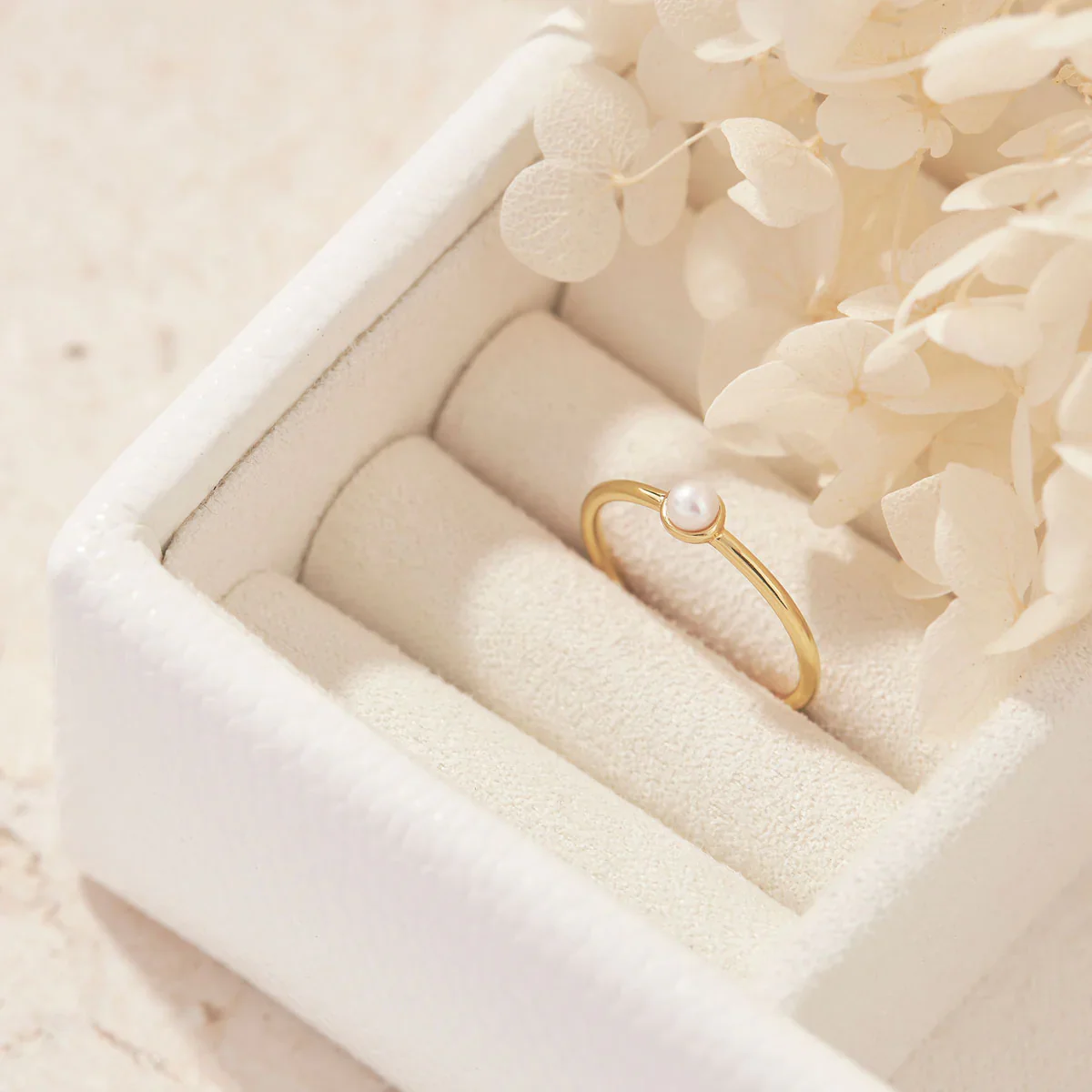 Delicate pearl Ring Gold - Image 3