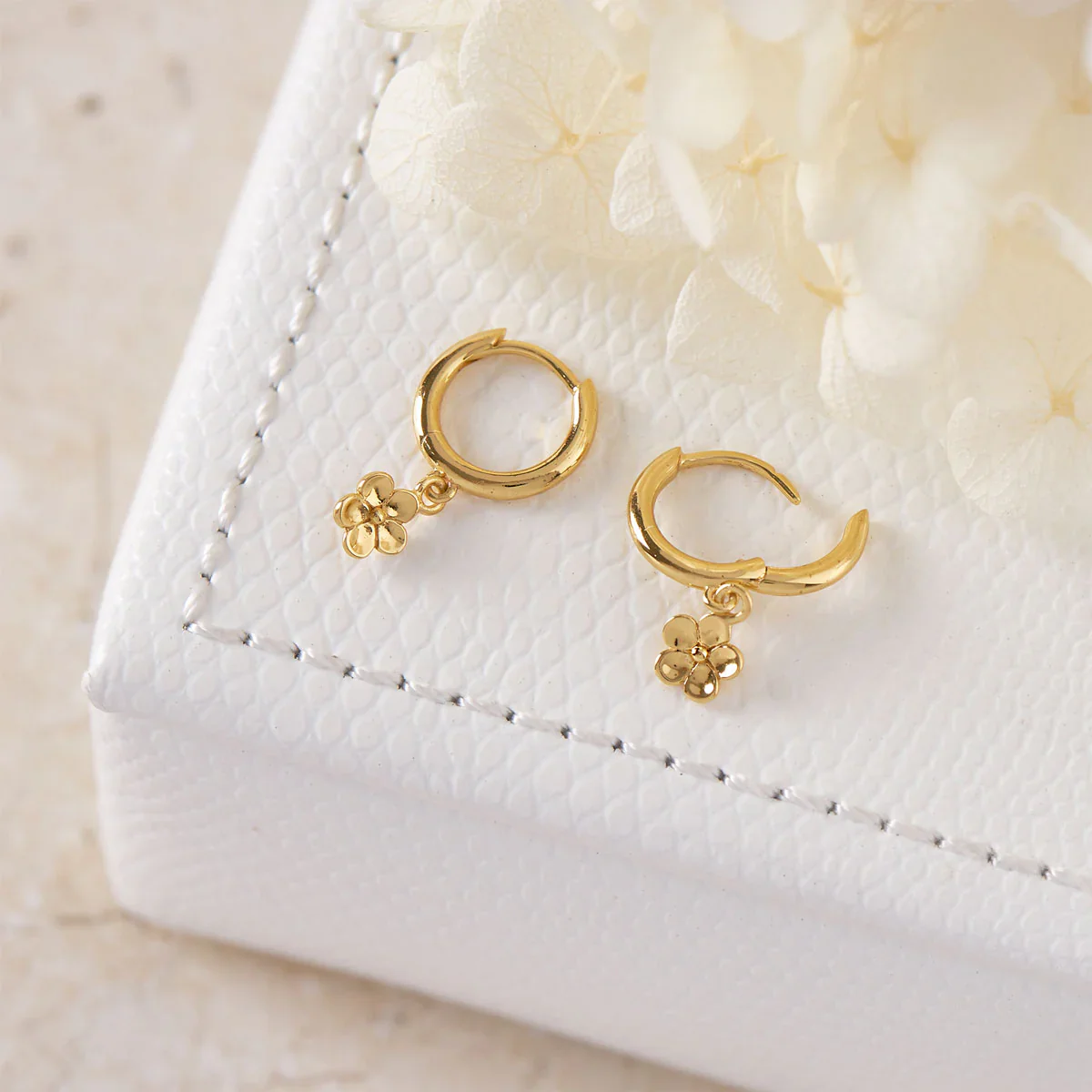 Forget Me Not Huggies Gold - Image 3