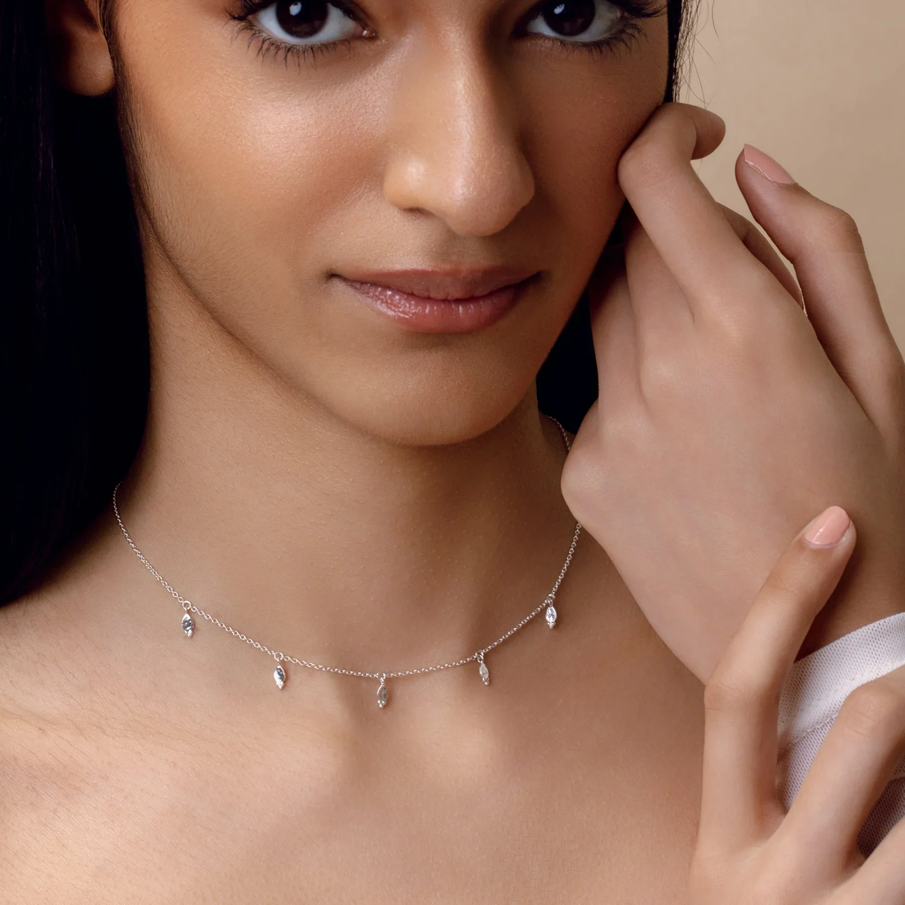 Glistening Drops Choker - Image 2