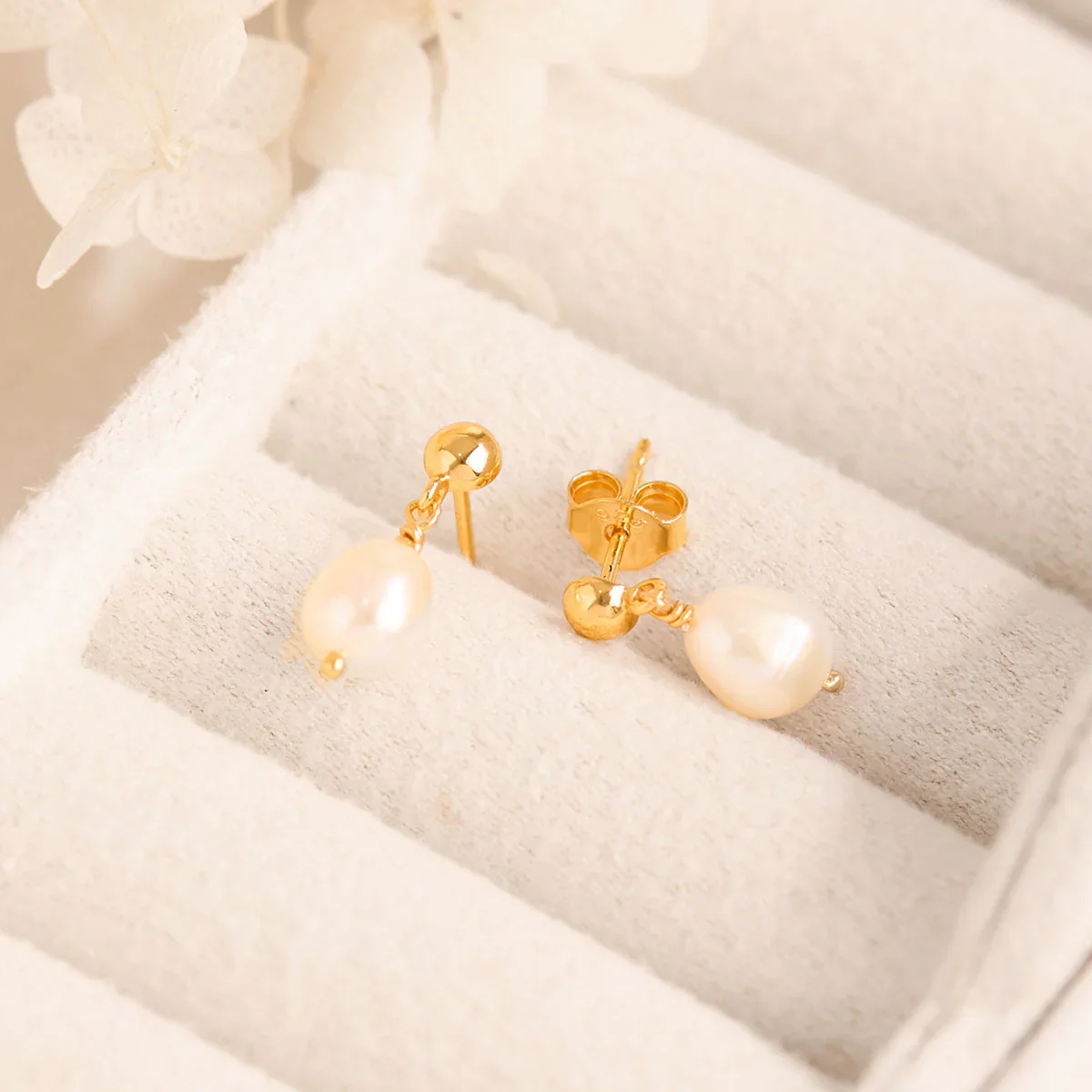 Pearl Drop Studs Gold - Image 3
