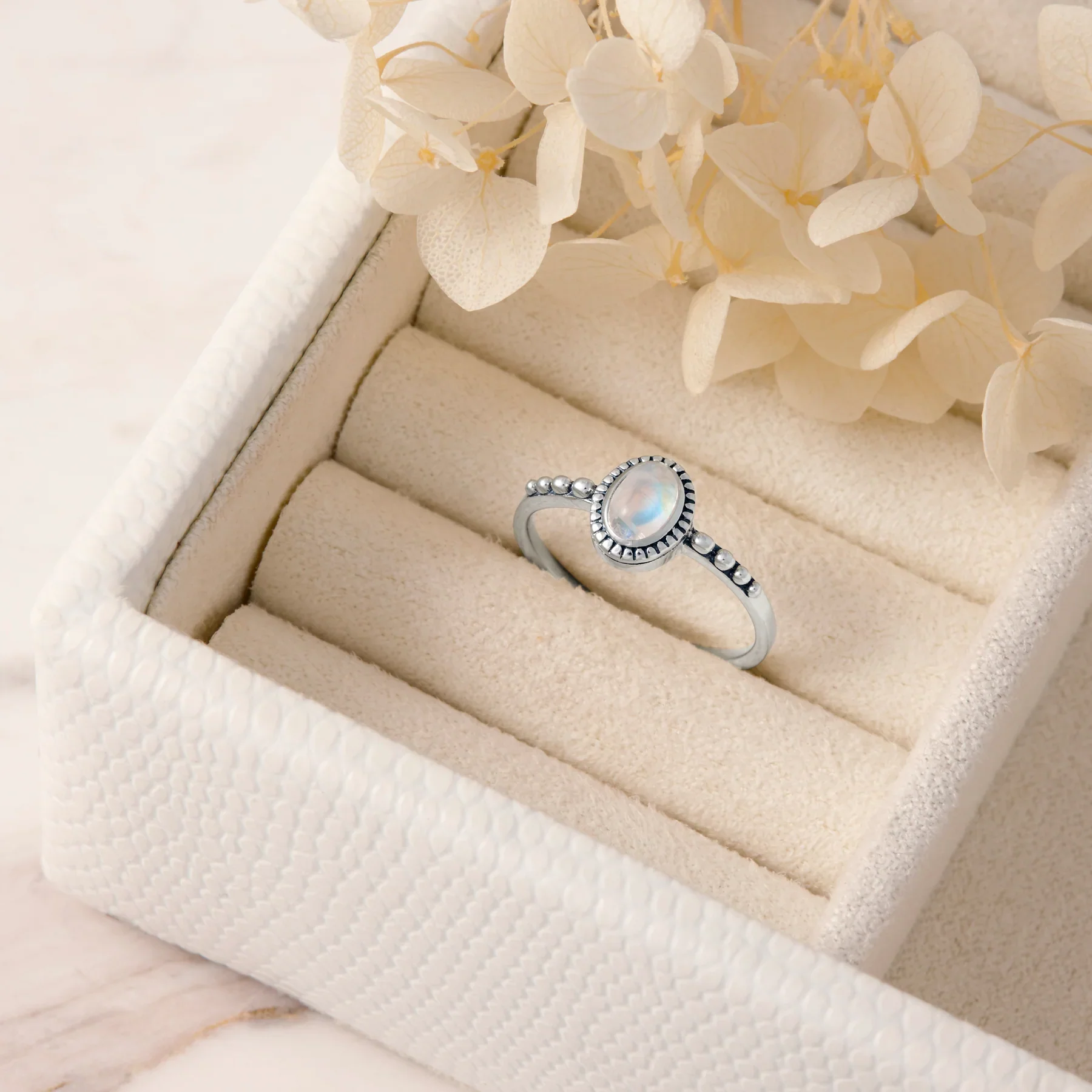 Majestic Moonstone Ring - Image 3