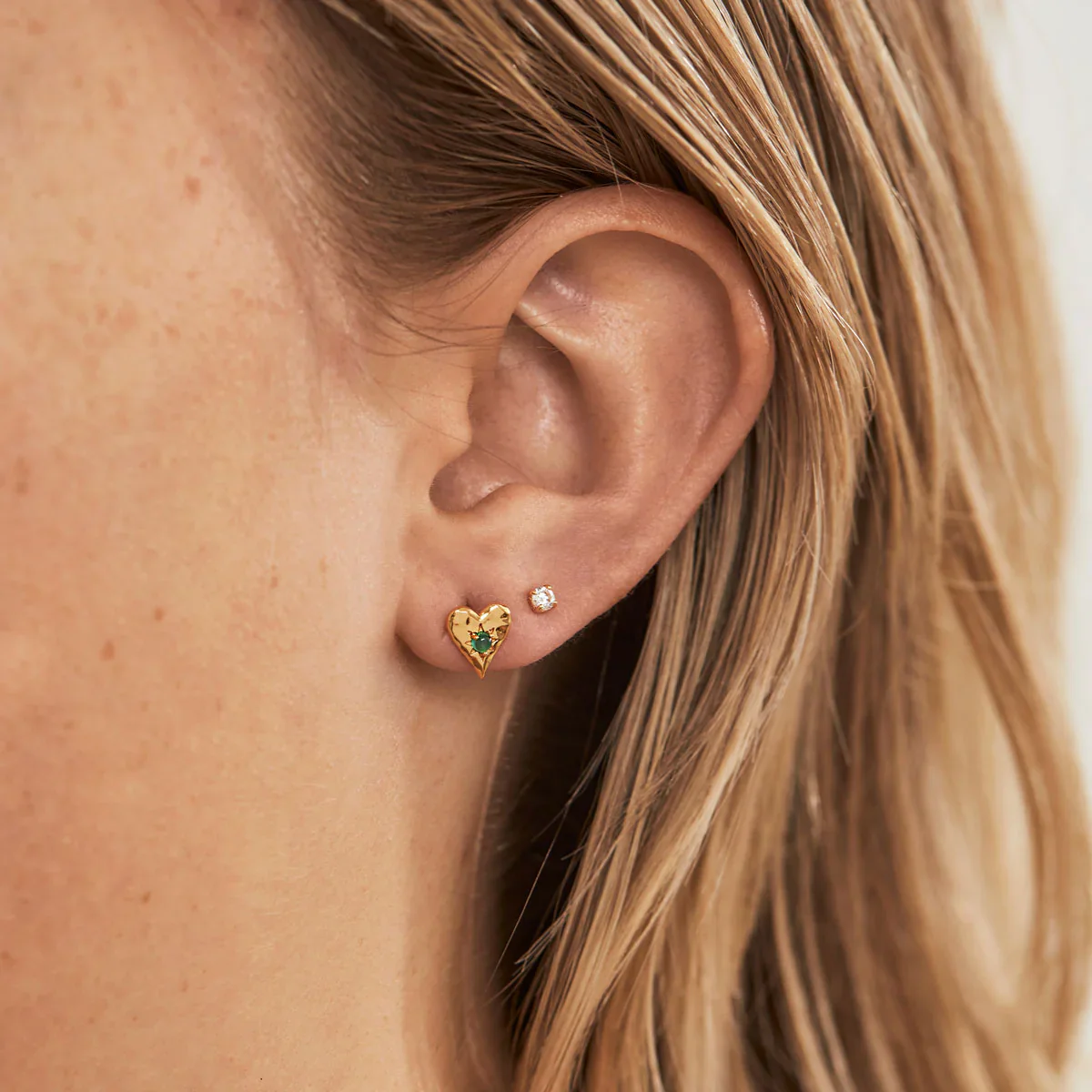 Love Heart Green Onyx Studs Gold - Image 2