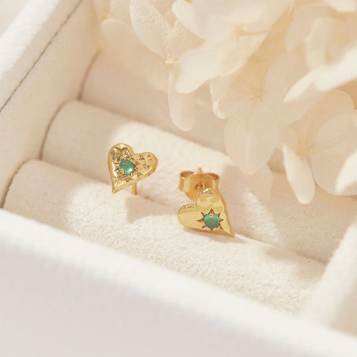 Love Heart Green Onyx Studs Gold - Image 3
