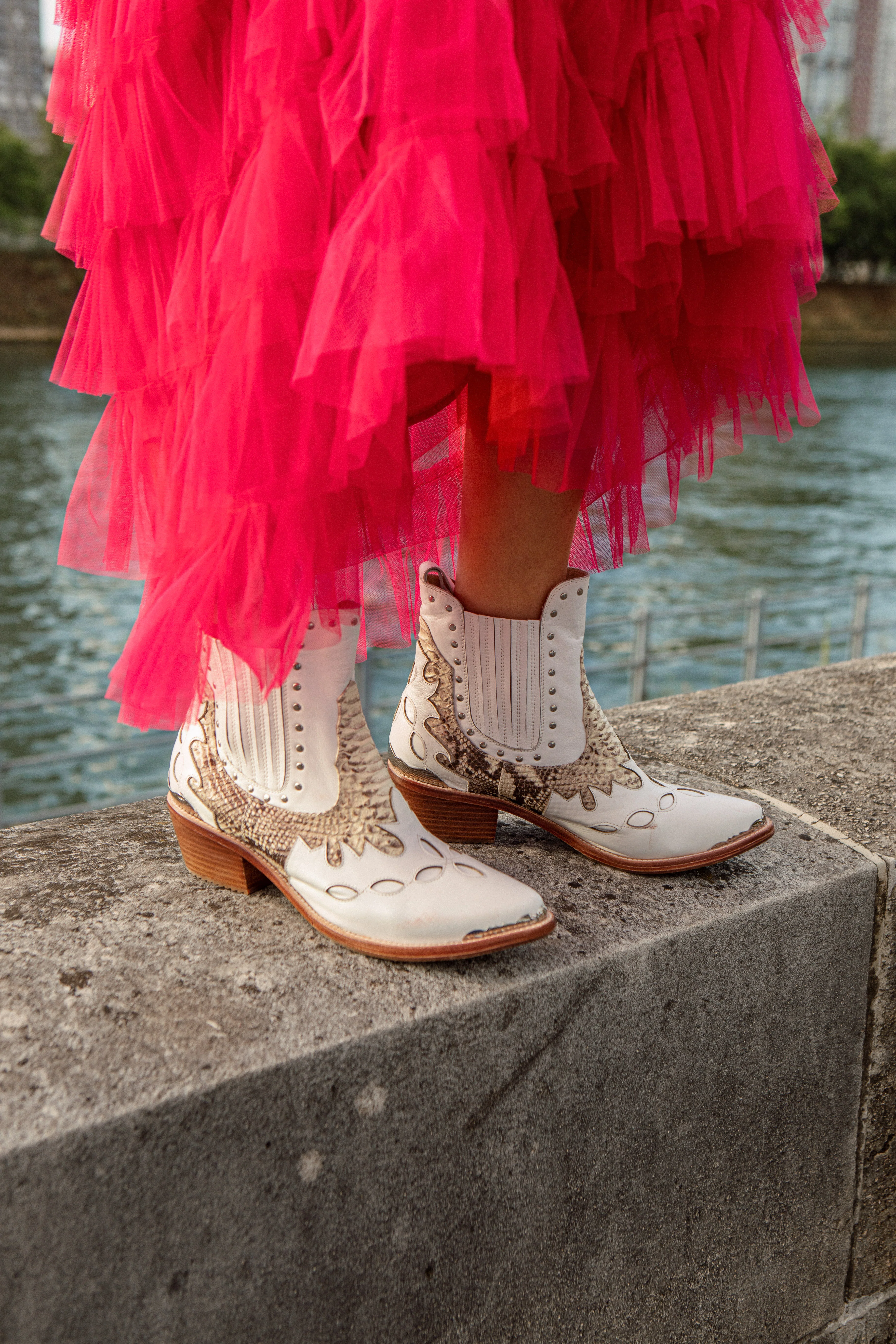 Traveller Boots - White - Image 11