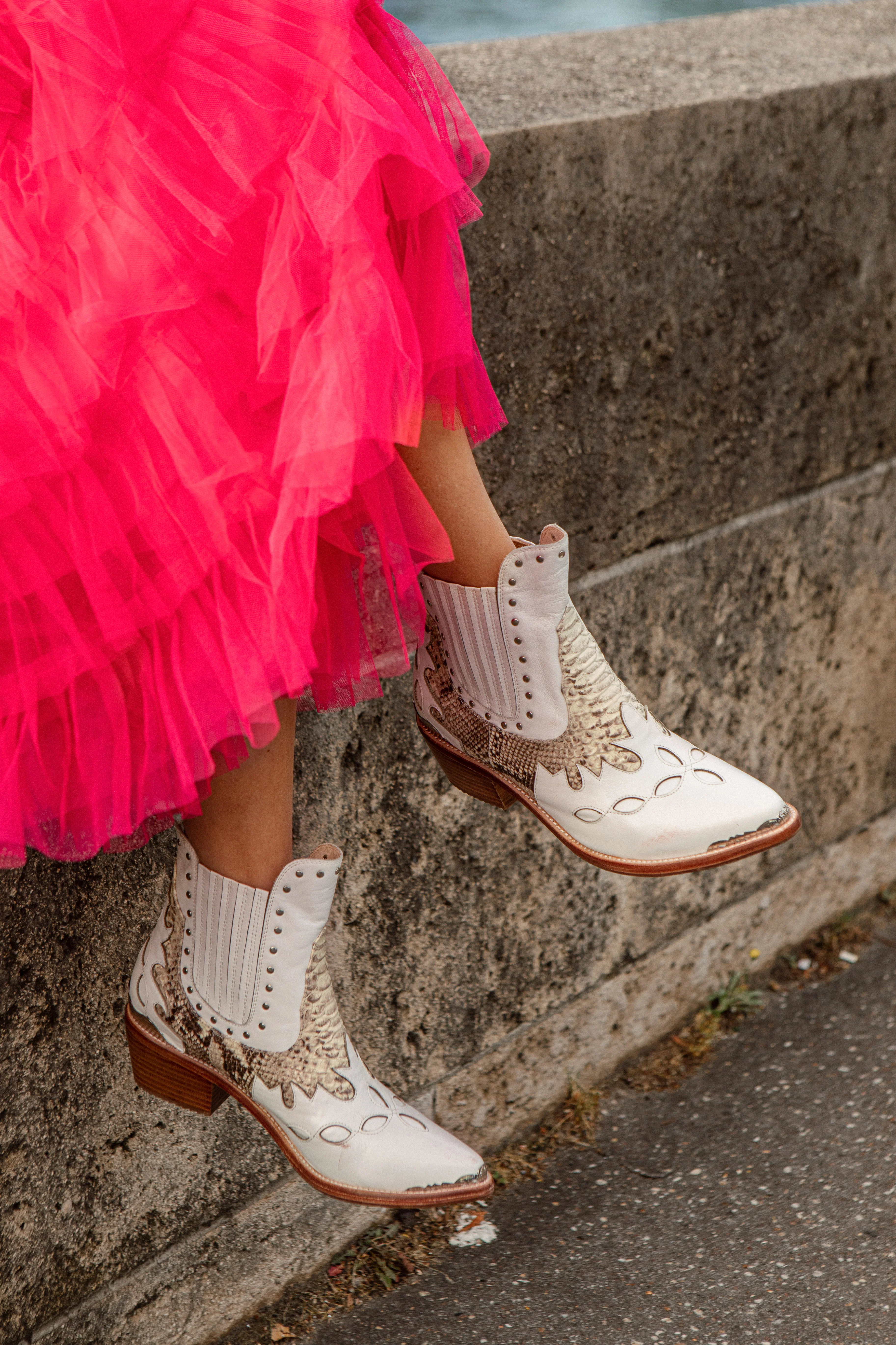 Traveller Boots - White - Image 13