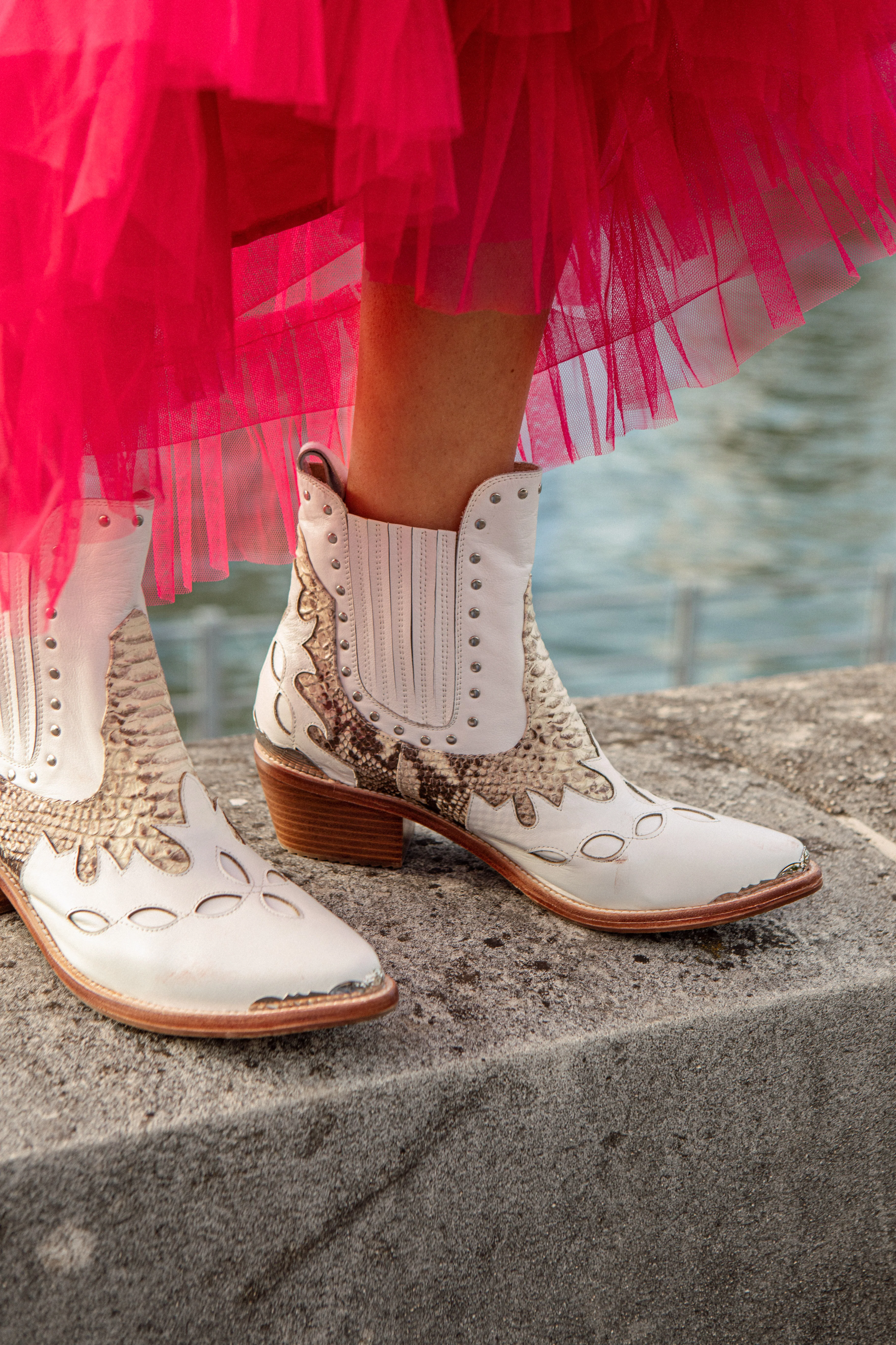 Traveller Boots - White - Image 9