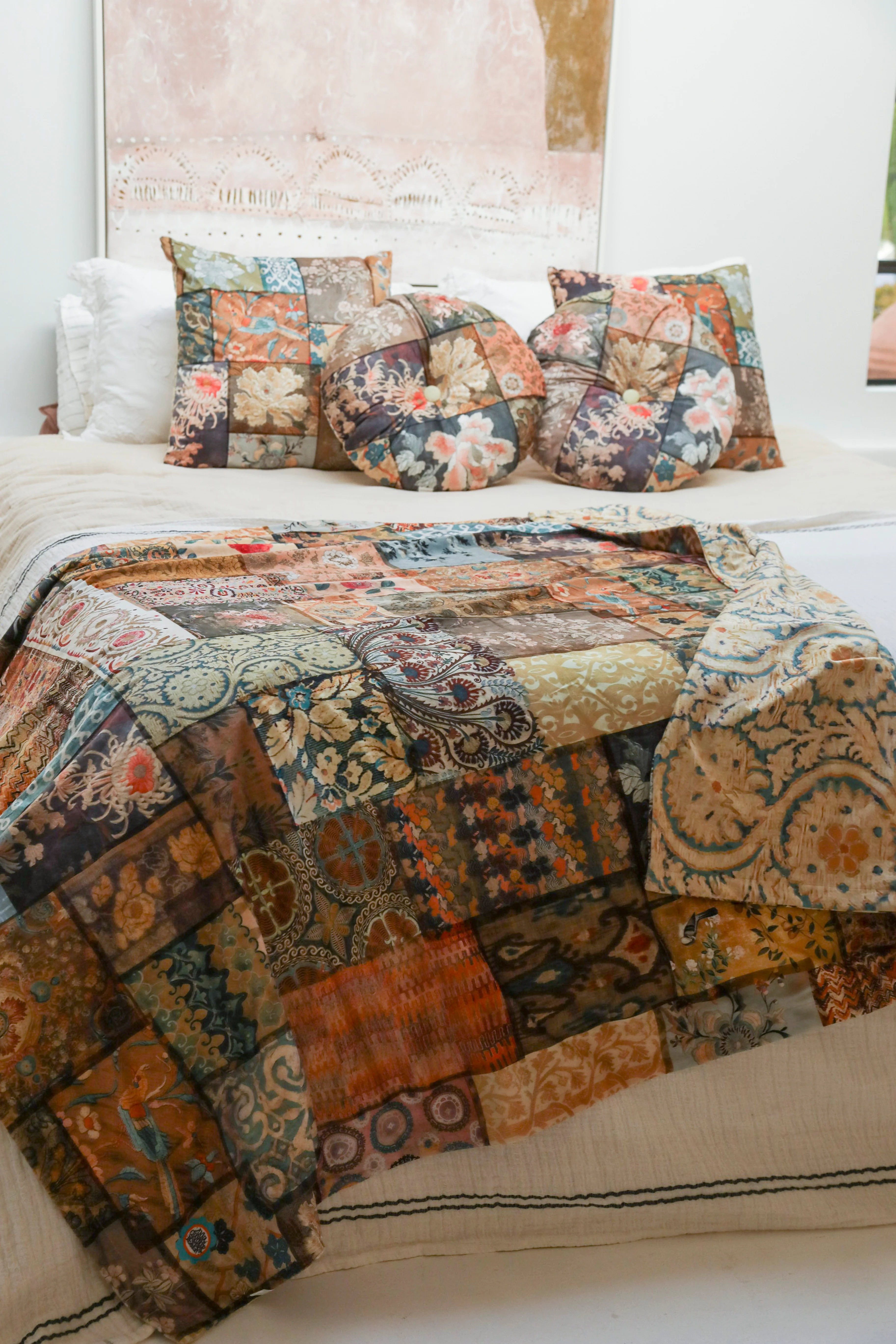 Velvet Throw - Faded Grandeur - Image 3