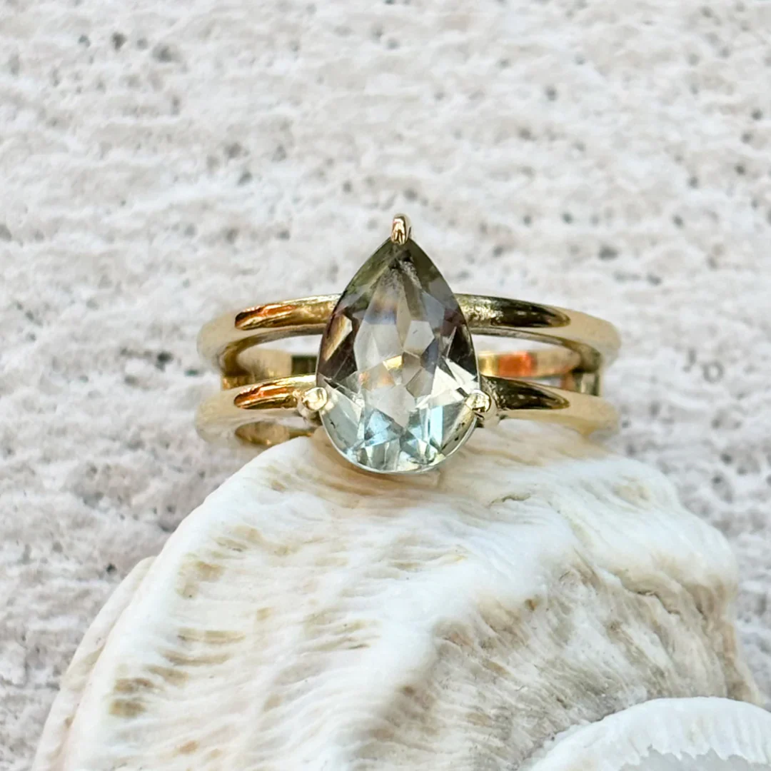 Vinaka Brass Ring