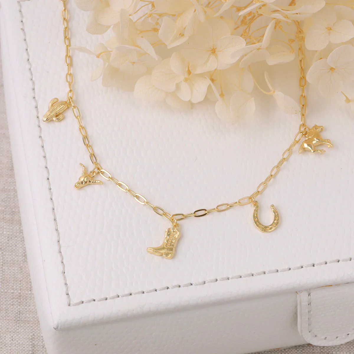 Wild West Necklace Gold - Image 3